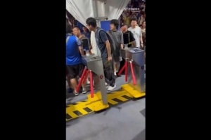 李璇谈围攻小孩球迷被行拘：处罚应该 但别给申花球迷整体打标签