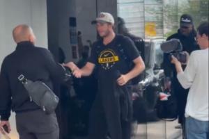 湖人球员抵达斯洛文尼亚参加东契奇所办训练营 大量粉丝前往等候